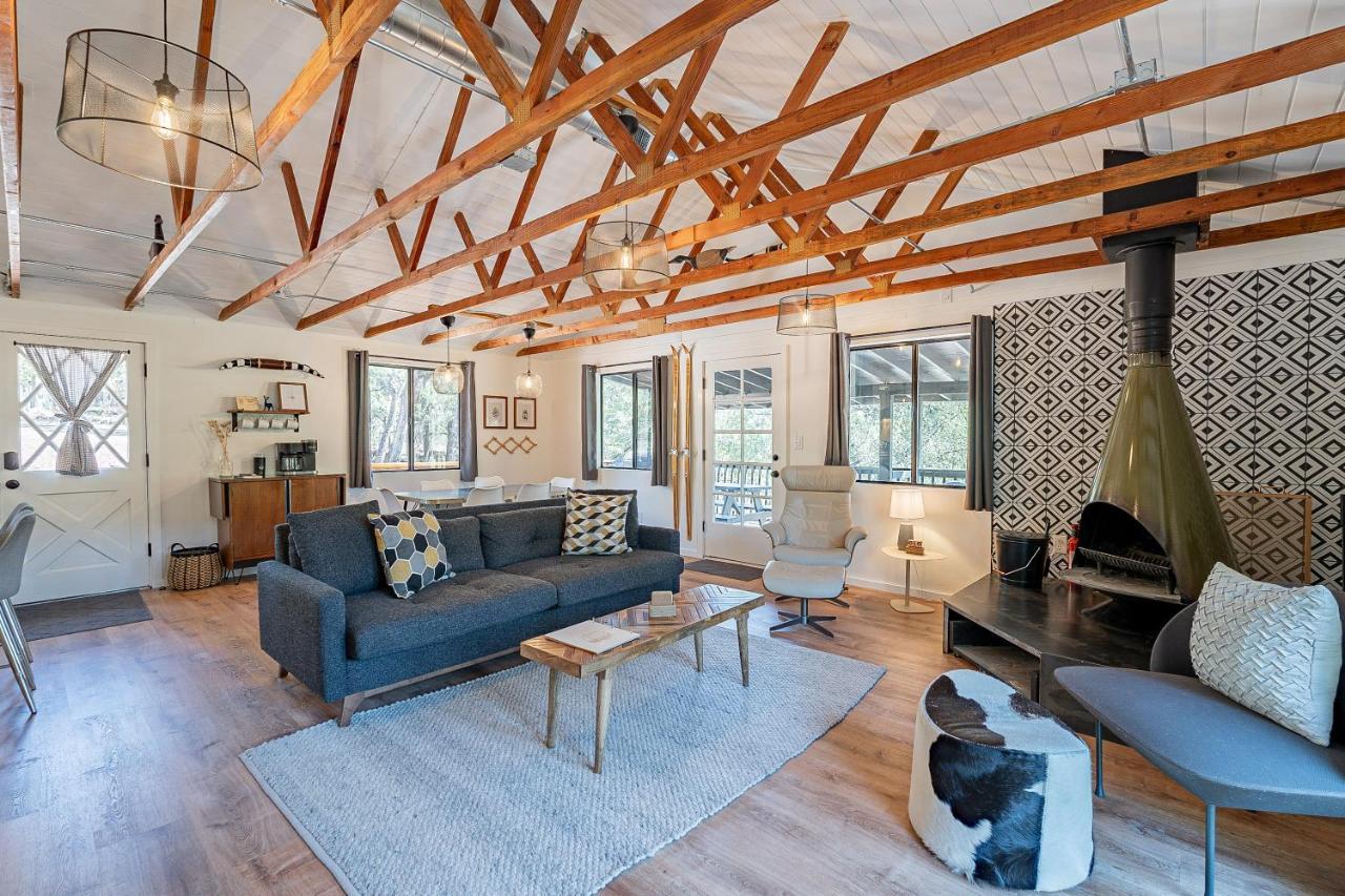 The Pine House - Cozy Mid-Century Modern, Pet-Friendly 빌라 외부 사진