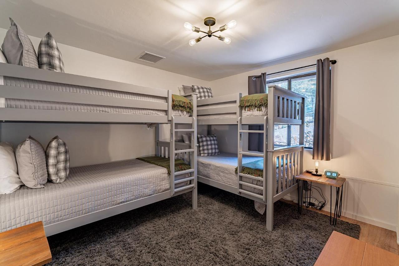 The Pine House - Cozy Mid-Century Modern, Pet-Friendly 빌라 외부 사진